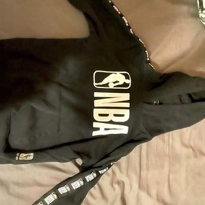 NBA kids sweat shirt medium